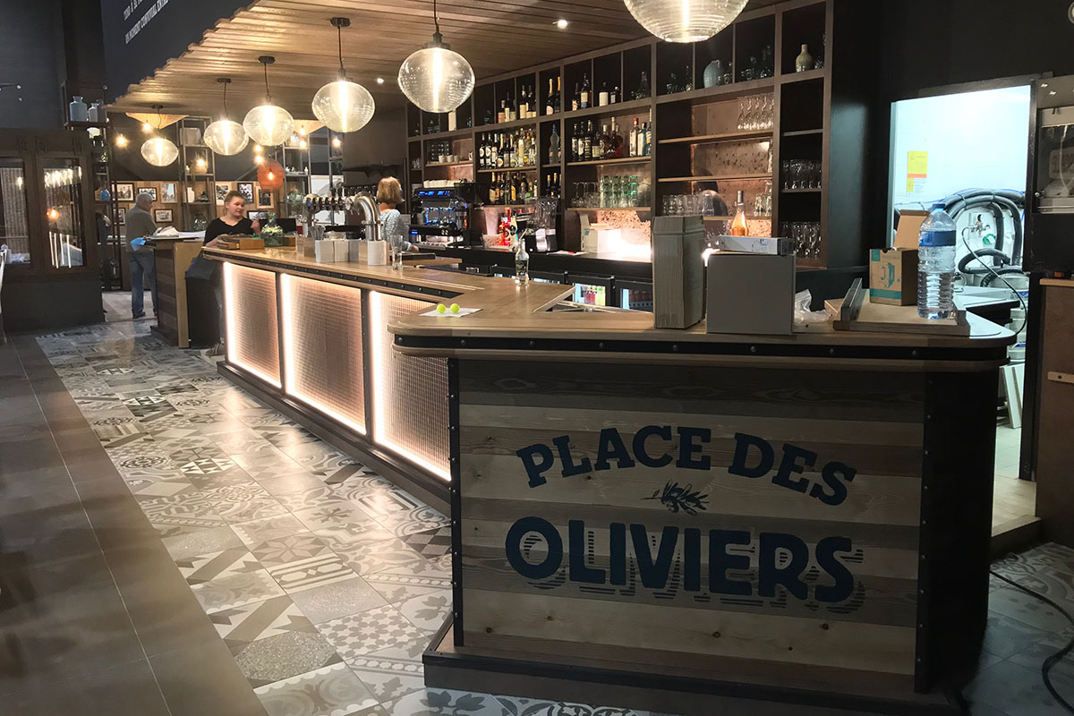 réalisation Maison Roches pour le restaurant Place des Oliviers